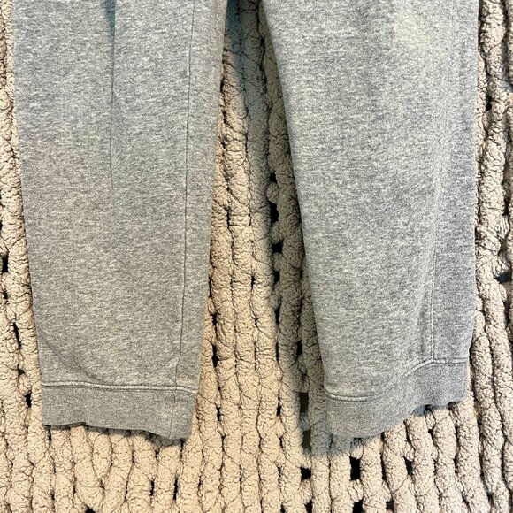 Nike Grey Fleece Joggers – Youth Size Large - Picture 4 of 7